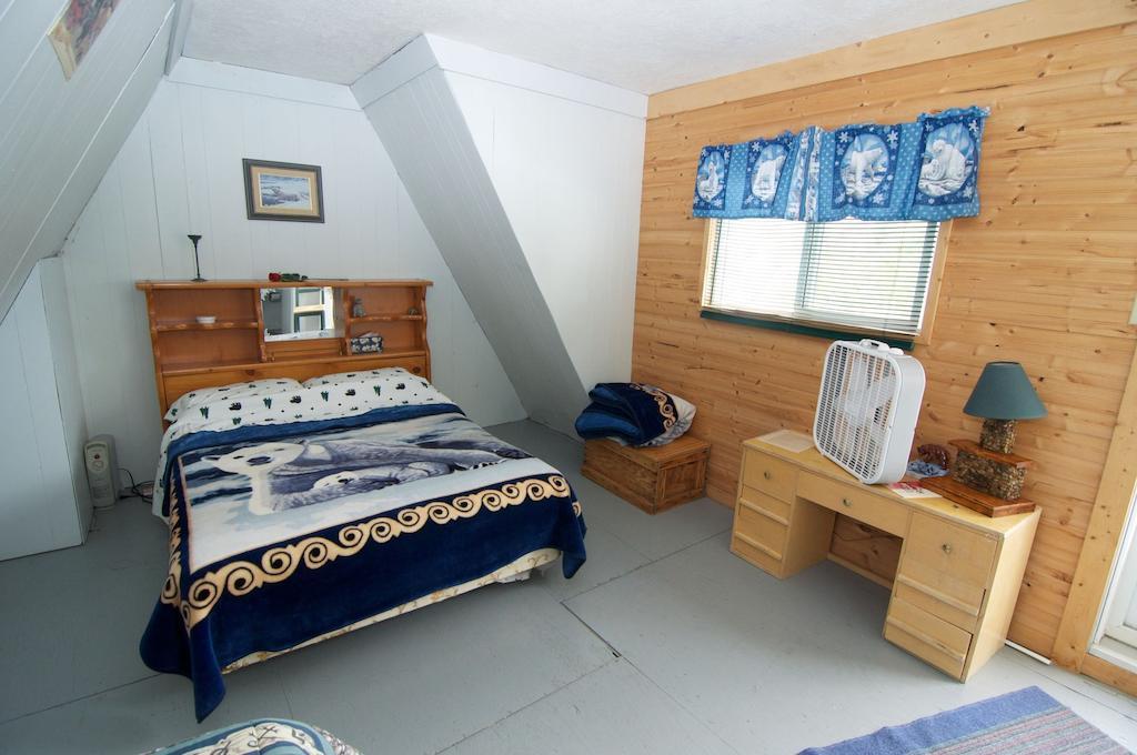 Yellow Dog Lodge, Inc. Yellowknife Room photo