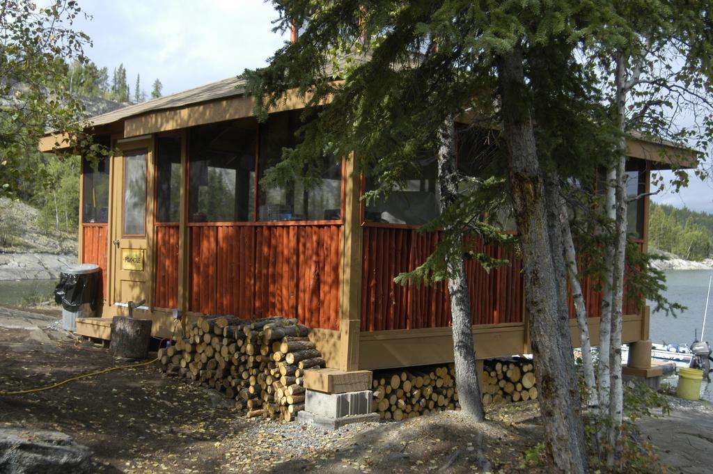 Yellow Dog Lodge, Inc. Yellowknife Exterior photo