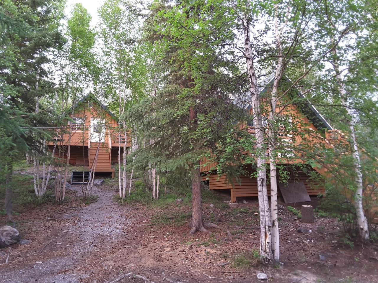 Yellow Dog Lodge, Inc. Yellowknife Exterior photo