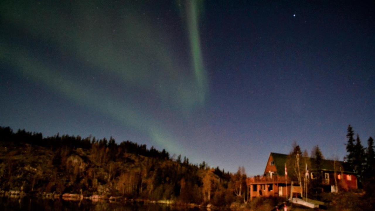 Yellow Dog Lodge, Inc. Yellowknife Exterior photo